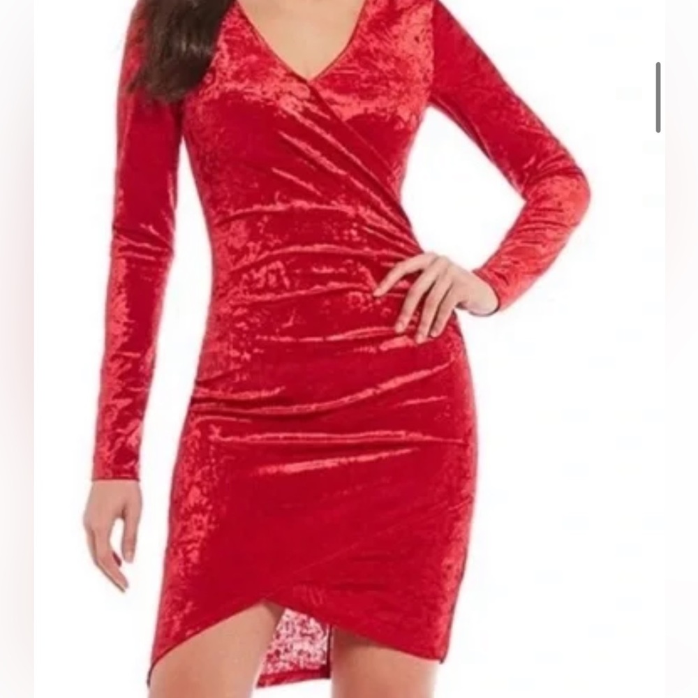 NWT red velvet Gianni Bini long sleeve dress.